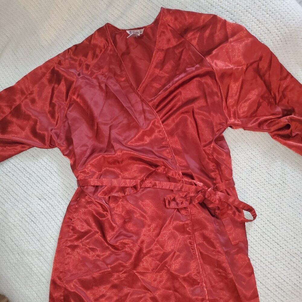 Fancy Feminine Secret Red Robe Medium - Picture 2 of 12